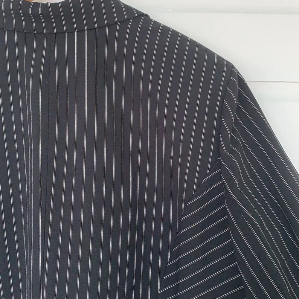 Tahari Arthur S. Levine | Pin Stripe Black Structured Lined 2 Button Jacket 24W
